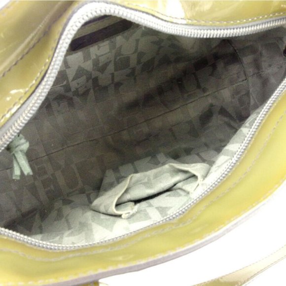 Authentic FURLA handbag with tack Enamel leather - Picture 7 of 9